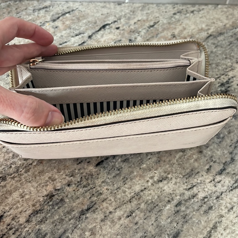 Kate Spade Wallet - Picture 3 of 4